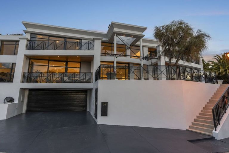 Photo of property in 35 Major Aitken Drive, Huntsbury, Christchurch, 8022