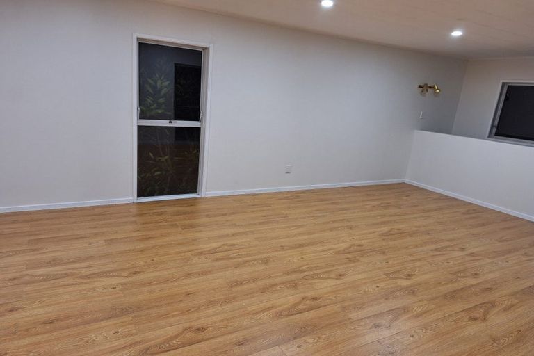 Photo of property in 2/56 Lavery Place, Sunnynook, Auckland, 0632