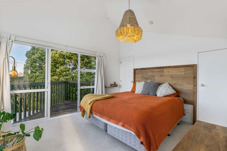 Photo of property in 96a Wade River Road, Stanmore Bay, Whangaparaoa, 0932