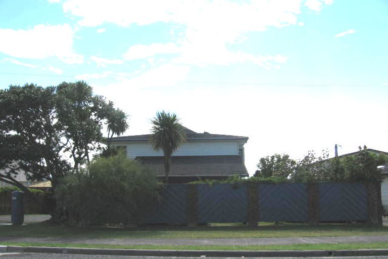 Photo of property in 1/14 Ridge Road, Waiake, Auckland, 0630