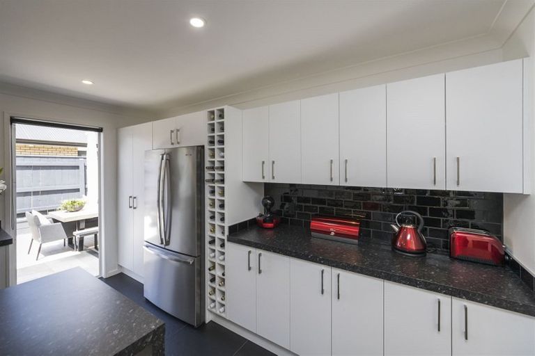 Photo of property in 5 Butler Place, Fitzherbert, Palmerston North, 4410