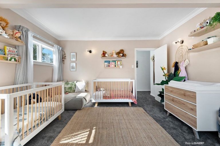 Photo of property in 15b Waru Street, Khandallah, Wellington, 6035