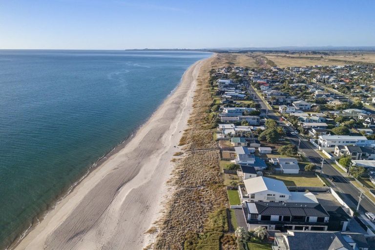 Photo of property in 85 Karewa Parade, Papamoa Beach, Papamoa, 3118