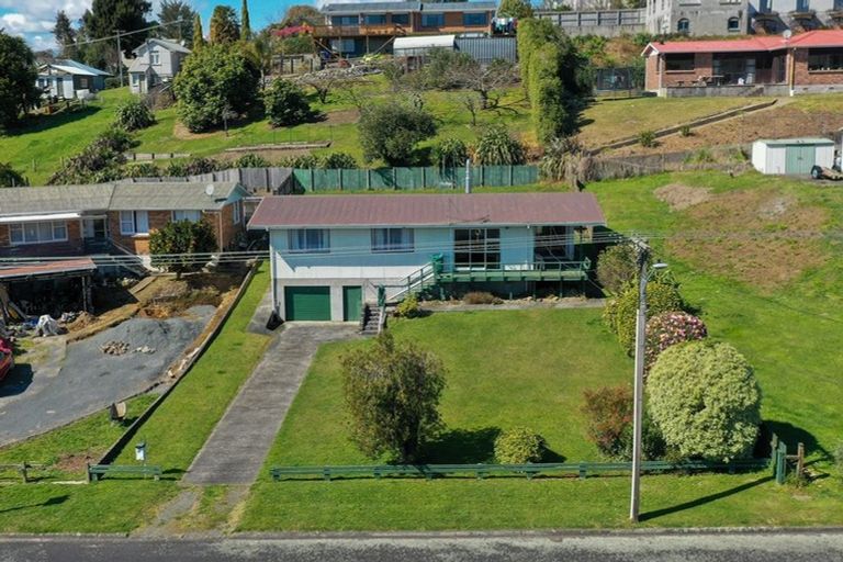 Photo of property in 15 Bear Street, Tirau, 3410