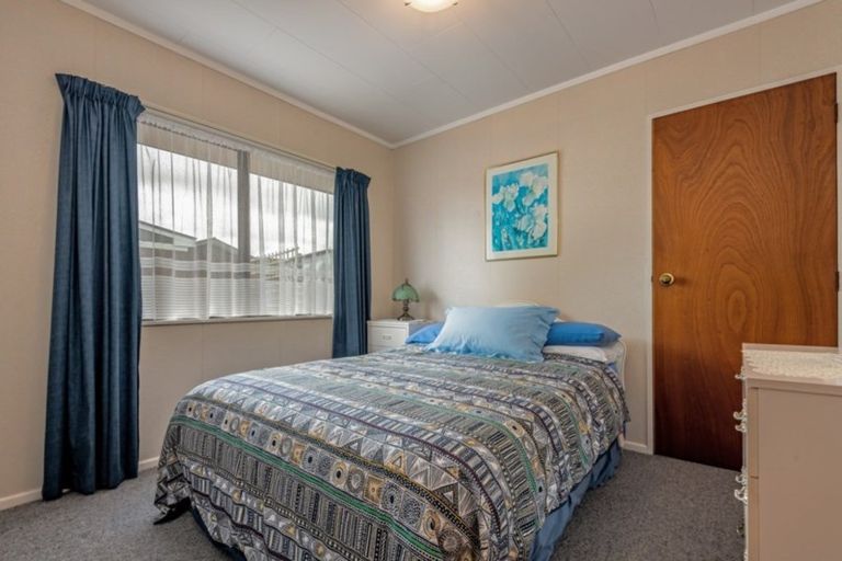 Photo of property in 25 Colonial Place, Kelvin Grove, Palmerston North, 4414