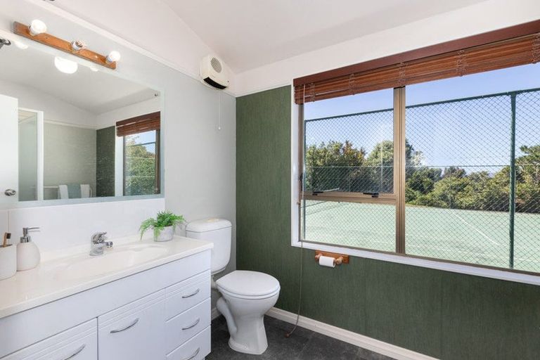 Photo of property in 46 David Crescent, Karori, Wellington, 6012