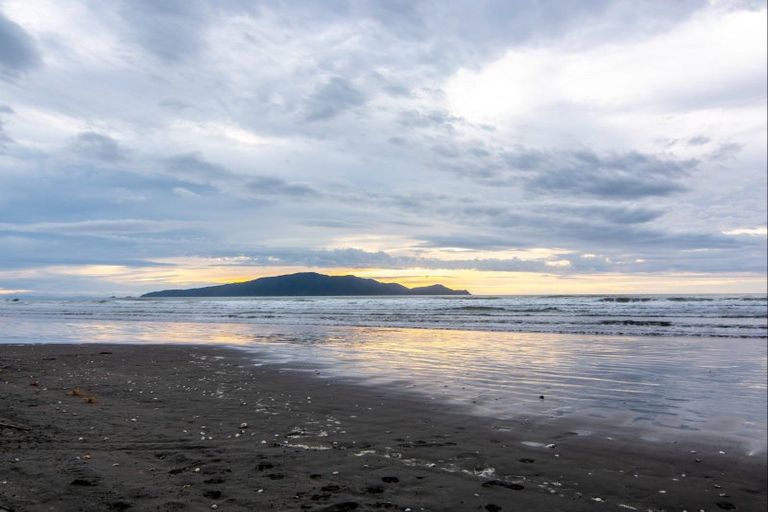 Photo of property in 50 Paetawa Road, Peka Peka, Waikanae, 5391