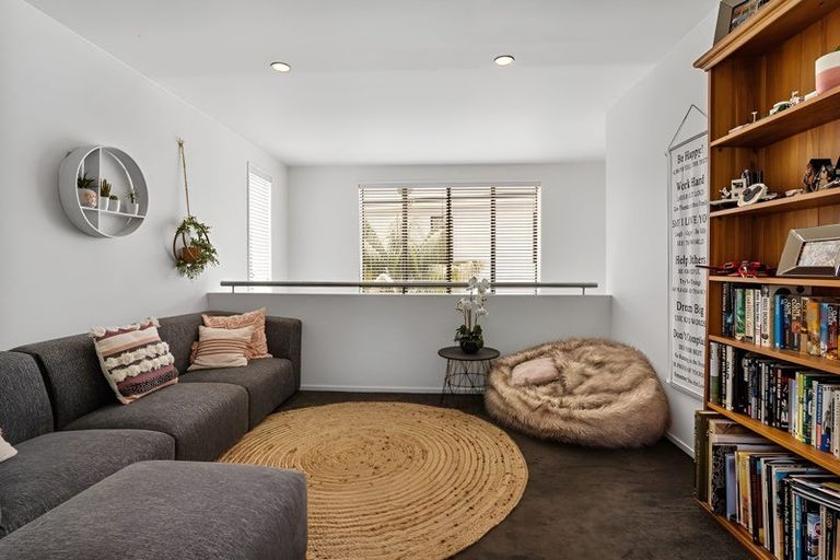 Photo of property in 27 Tamaki Drive, Pakuranga, Auckland, 2010