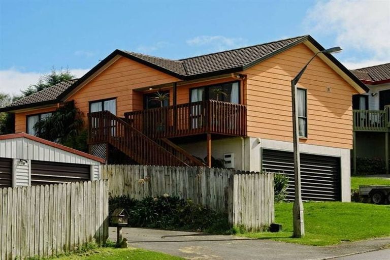Photo of property in 6 Garcia Place, West Harbour, Auckland, 0618