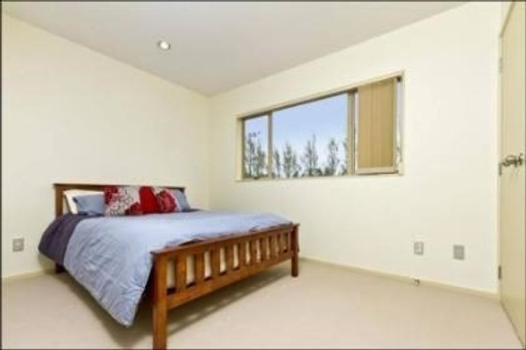 Photo of property in 6a Becroft Drive, Forrest Hill, Auckland, 0620