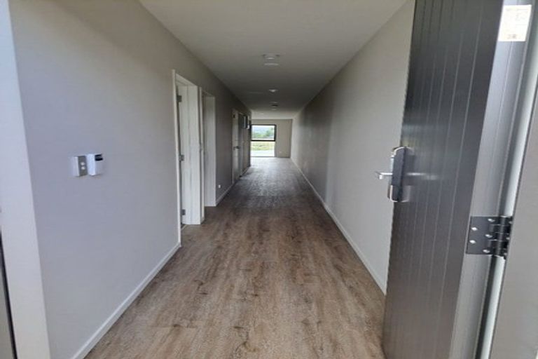 Photo of property in 20 Rorotu Avenue, Karaka, Papakura, 2113