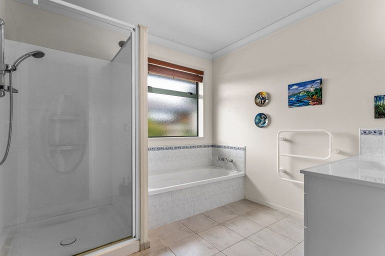 Photo of property in 9 Walnut Grove, Whakatane, 3120