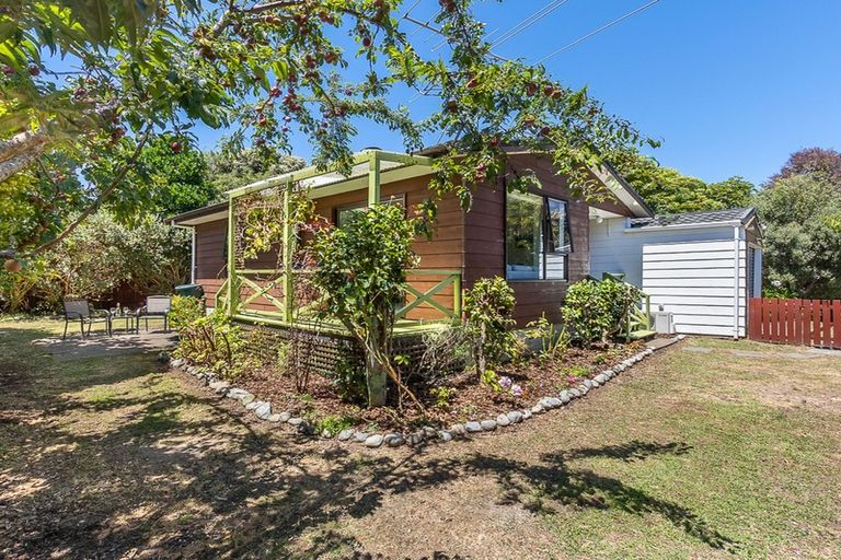 Photo of property in 169b Te Moana Road, Waikanae, 5036