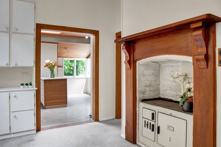 Photo of property in 44 Carrington Street, Lower Vogeltown, New Plymouth, 4310