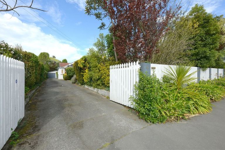 Photo of property in 82 Avonhead Road, Avonhead, Christchurch, 8042
