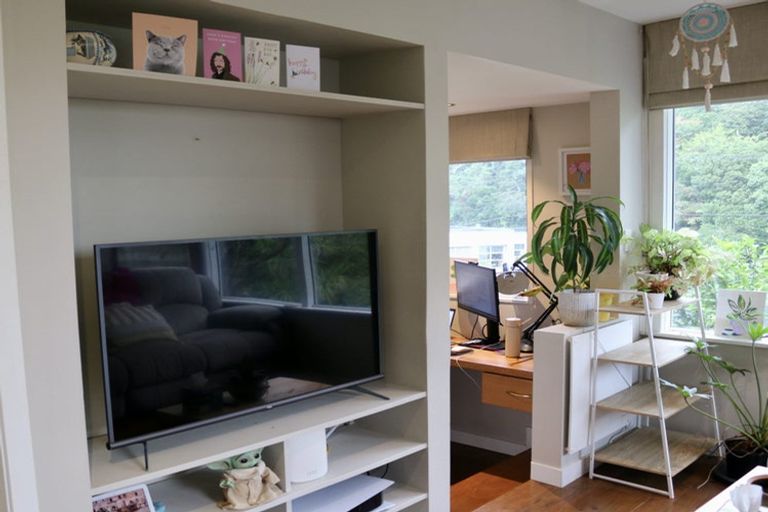 Photo of property in 46 Curtis Street, Northland, Wellington, 6012