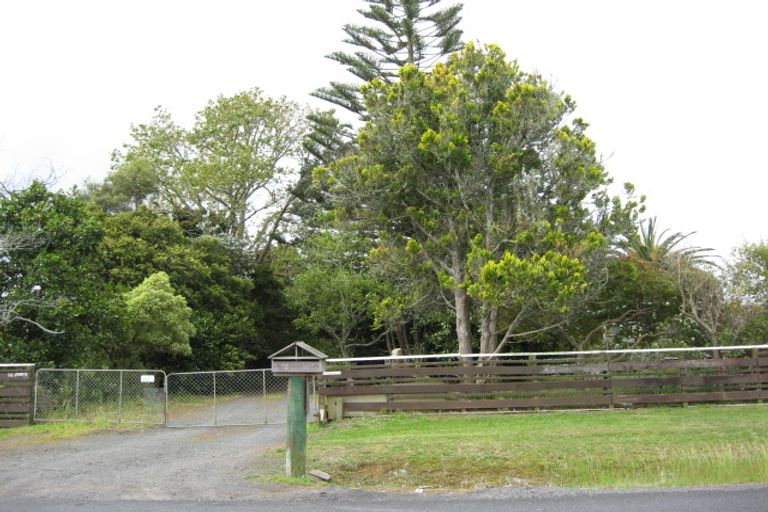 Photo of property in 96 Koraha Road, Kumeu, 0892