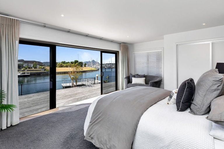 Photo of property in 25 Waitemata Drive, One Tree Point, 0118