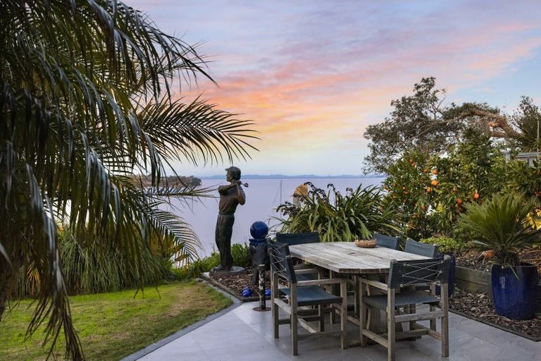 Photo of property in 93 Tiri Road, Tindalls Beach, Whangaparaoa, 0930