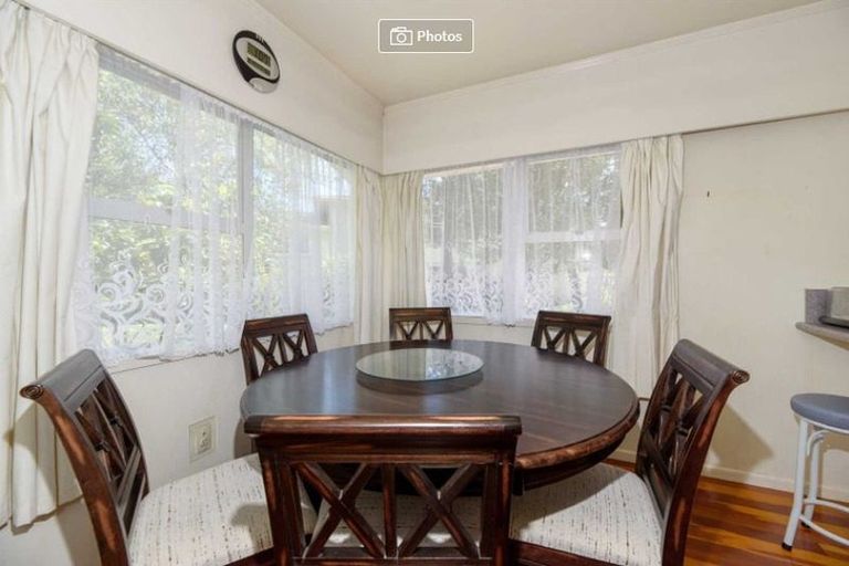 Photo of property in 27 Crompton Road, Massey, Auckland, 0614