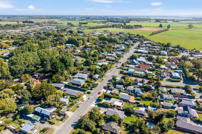 Photo of property in 14 Queens Avenue, Waikuku Beach, 7402