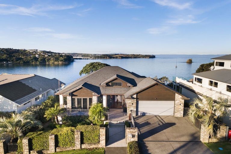 Photo of property in 93 Tiri Road, Tindalls Beach, Whangaparaoa, 0930