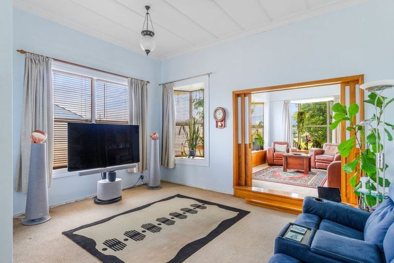Photo of property in 300 Aberdeen Road, Gisborne, 4010
