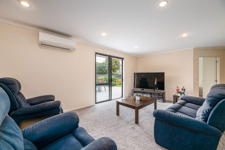 Photo of property in 9 Chelmsley Avenue, Henderson, Auckland, 0612