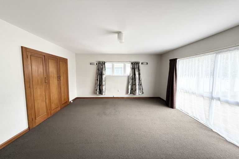 Photo of property in 153 Memorial Avenue, Burnside, Christchurch, 8053