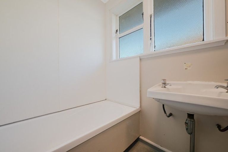 Photo of property in 32 Carisbrooke Street, Aranui, Christchurch, 8061