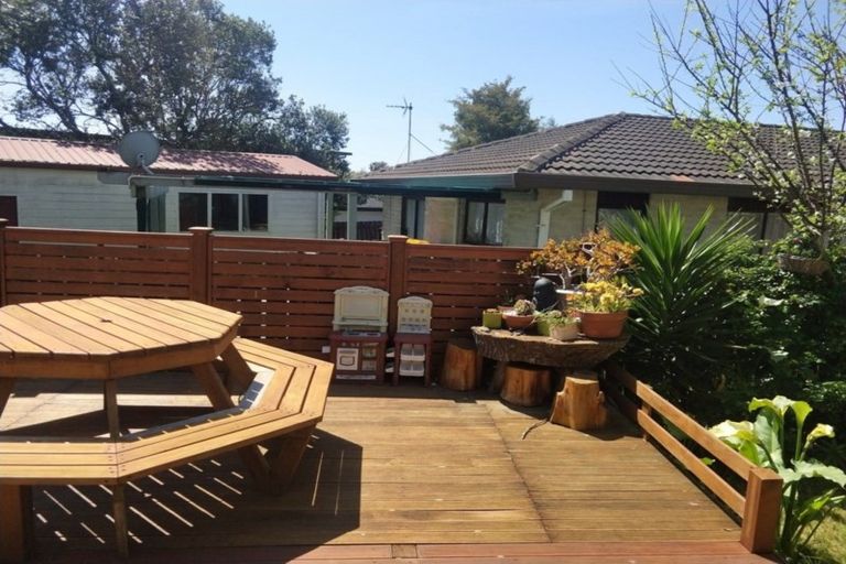 Photo of property in 6a Lilian Place, Farm Cove, Auckland, 2012