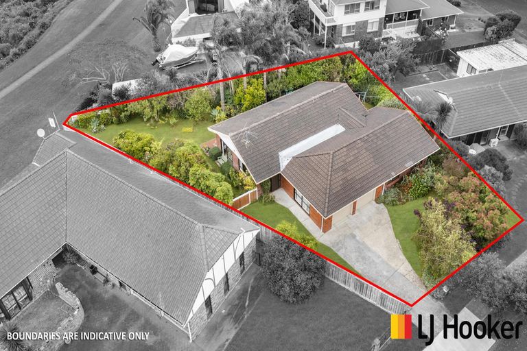 Photo of property in 128 Carnoustie Drive, Wattle Downs, Auckland, 2103