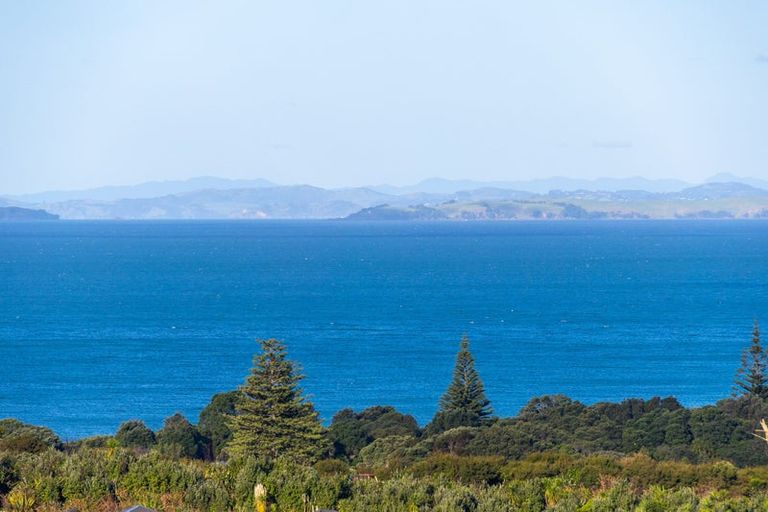 Photo of property in 52 Kumukumu Road, Long Bay, Auckland, 0630