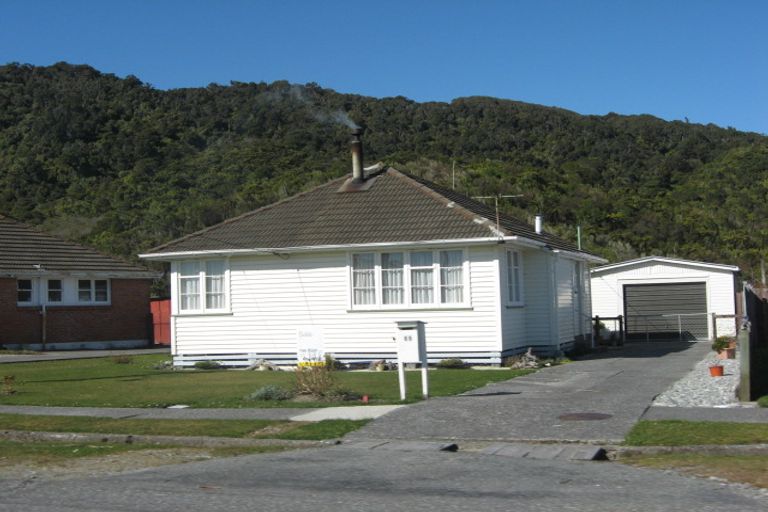 Photo of property in 65 Richmond Street, Cobden, Greymouth, 7802