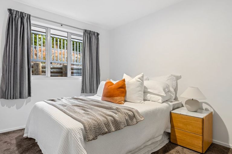 Photo of property in 40 Pentonville Close, Westmorland, Christchurch, 8025