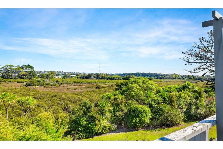 Photo of property in 7 Celsmere Lane, Te Atatu Peninsula, Auckland, 0610