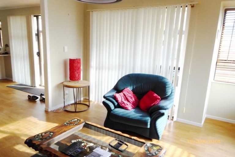 Photo of property in 118 Waverley Place, Whangamata, 3620