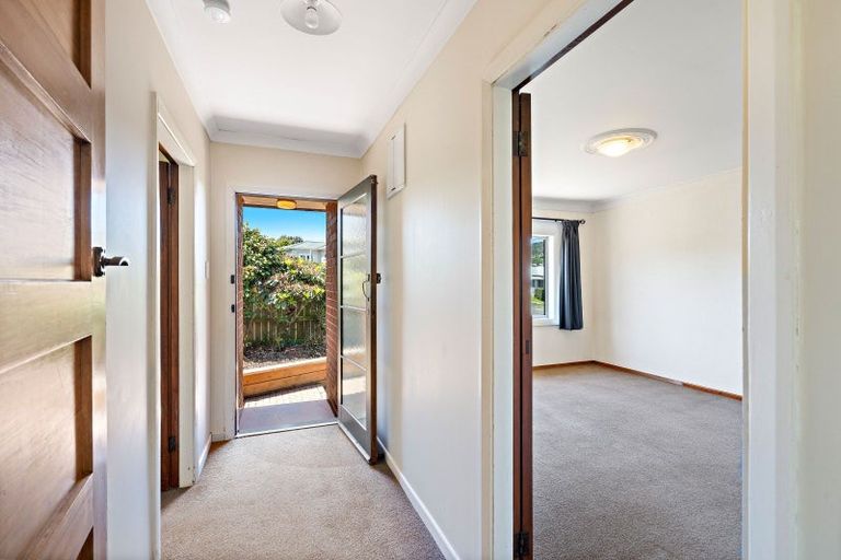 Photo of property in 1 Waldron Crescent, Green Island, Dunedin, 9018