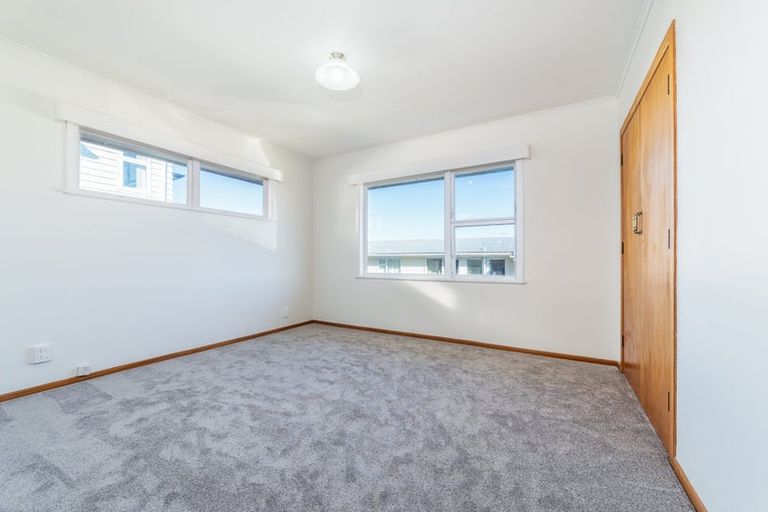 Photo of property in 4 Seaview Road, Glenfield, Auckland, 0629