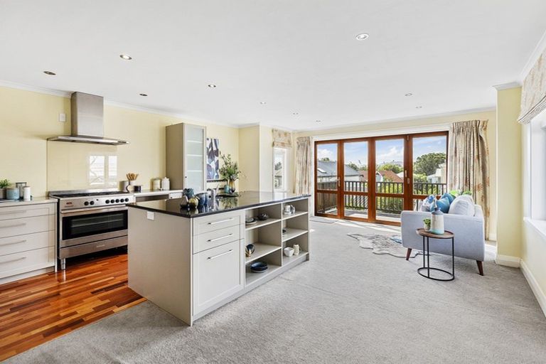 Photo of property in 85 Grant Road, Thorndon, Wellington, 6011