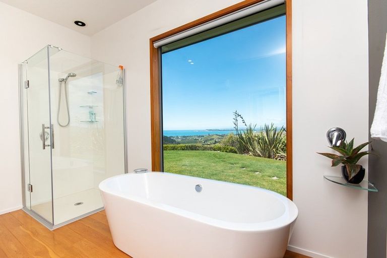 Photo of property in 135 Eskridge Drive, Eskdale, Napier, 4182