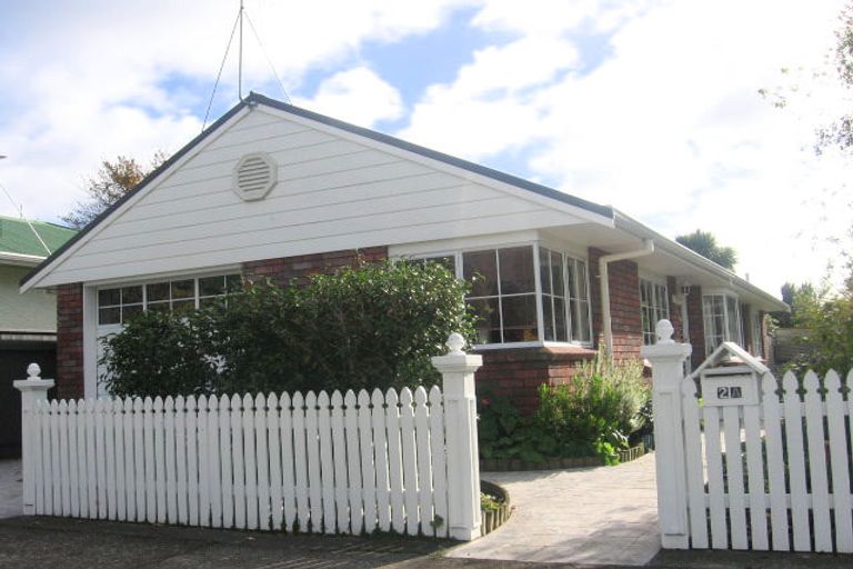 Photo of property in 2a Duna Place, Takaro, Palmerston North, 4412
