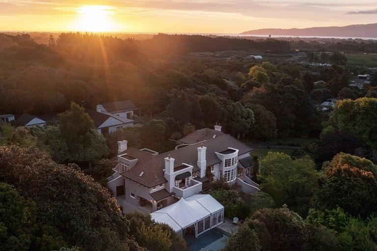 Photo of property in 214 Main Road South, Raumati South, Paraparaumu, 5032