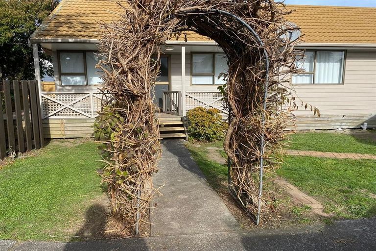 Photo of property in 2/14 Priestley Drive, Bucklands Beach, Auckland, 2014