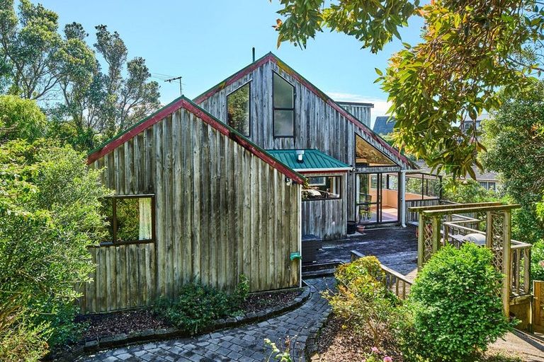 Photo of property in 100 Pope Street, Camborne, Porirua, 5026