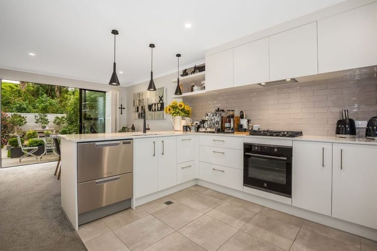 Photo of property in 5 Breakwater Way, Whitby, Porirua, 5024