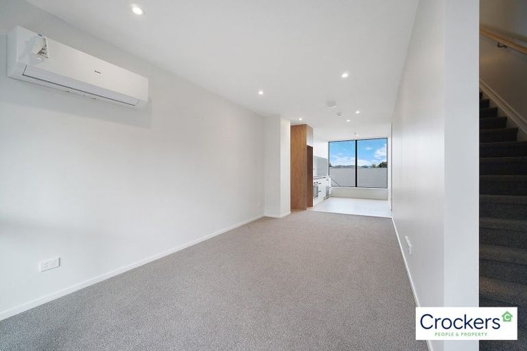 Photo of property in 2/2 Treasure Lane, Te Atatu South, Auckland, 0610