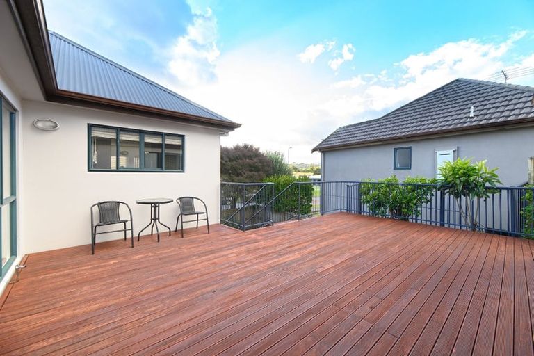 Photo of property in 88 Fields Parade, Oteha, Auckland, 0632