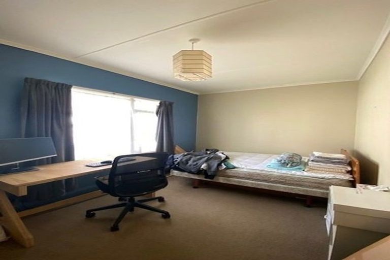 Photo of property in 16 Aparima Avenue, Miramar, Wellington, 6022