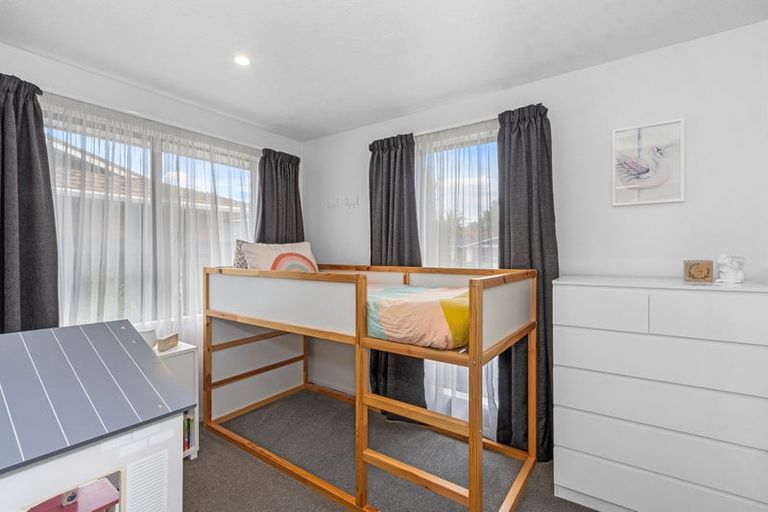 Photo of property in 5 Kaputone Place, Belfast, Christchurch, 8051